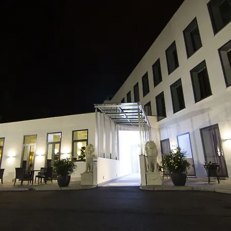 A מלון גלוסטרופ