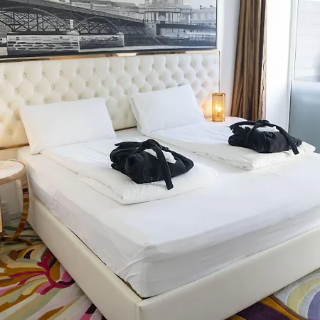 A 4* גלוסטרופ