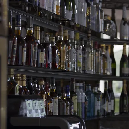 A 4* גלוסטרופ